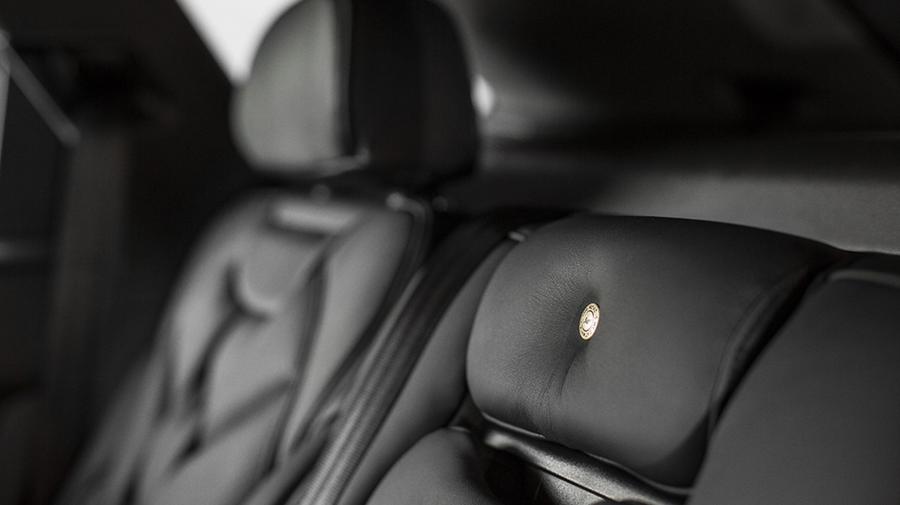 Детали интерьера Bentley Bentayga V8 by Project Kahn 2019 года  (фото 2 из 6)